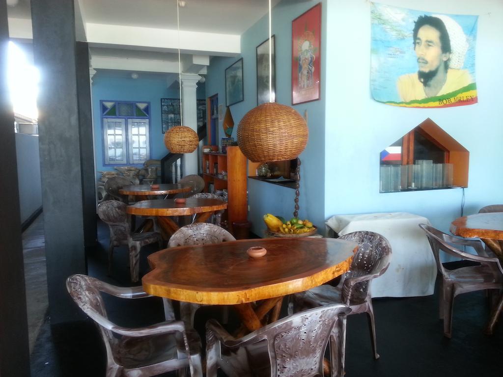 Main Reef Guest House ฮิกคาดูวา ภายนอก รูปภาพ