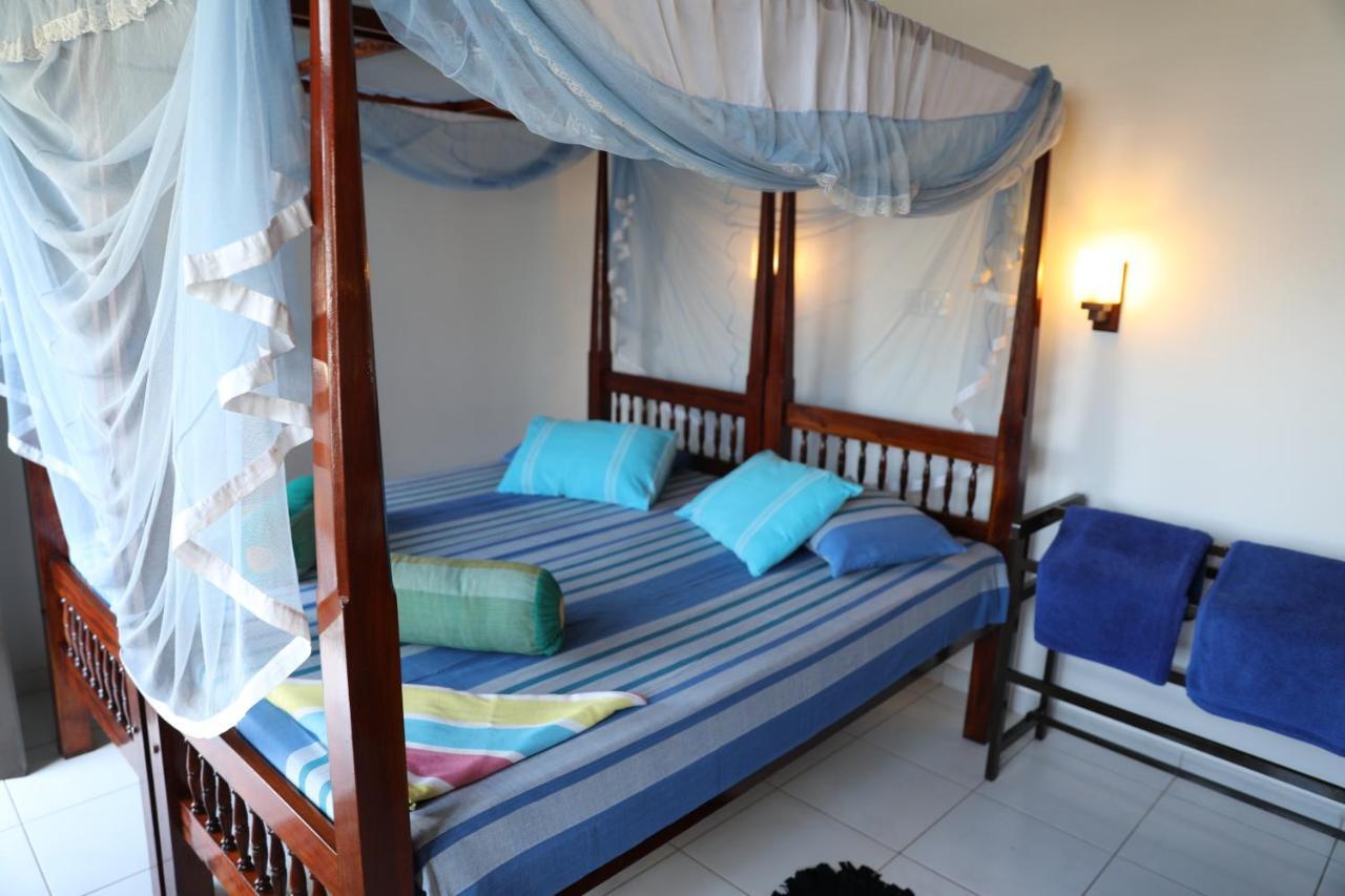 Main Reef Guest House ฮิกคาดูวา ภายนอก รูปภาพ